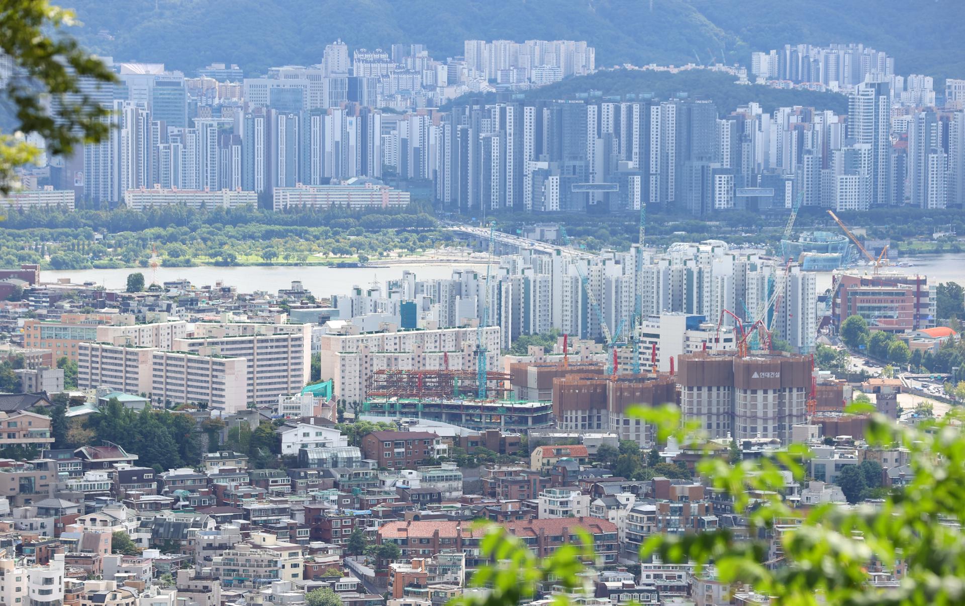 Rise in housing prices likely to slow following gov't regulation: BOK - The Korea Times